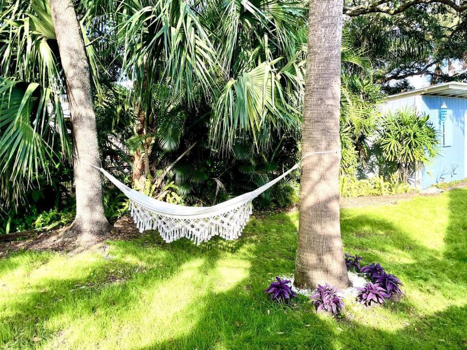 Cozy Sanctuary Minutes From The Bay And Beaches Holiday home *